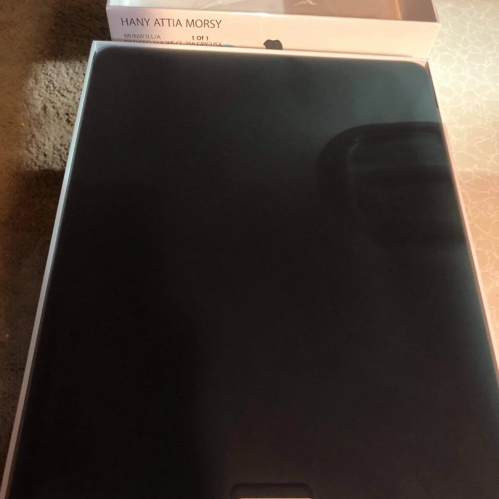 Apple iPad Pro 5th Generation 256GB,5G SIM CARD,Magic Keyboard & Apple Pencil .